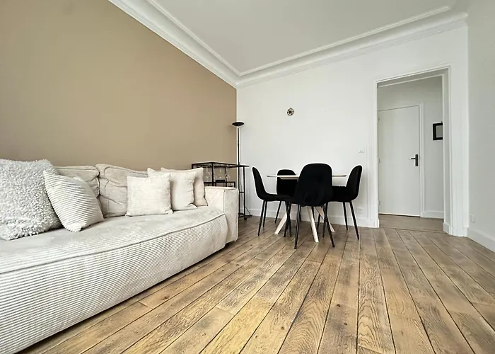 Le Voltaire Apartment - Paris Center
